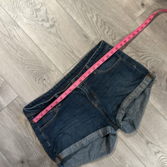 Jean shorts. - Picture 3 of 5